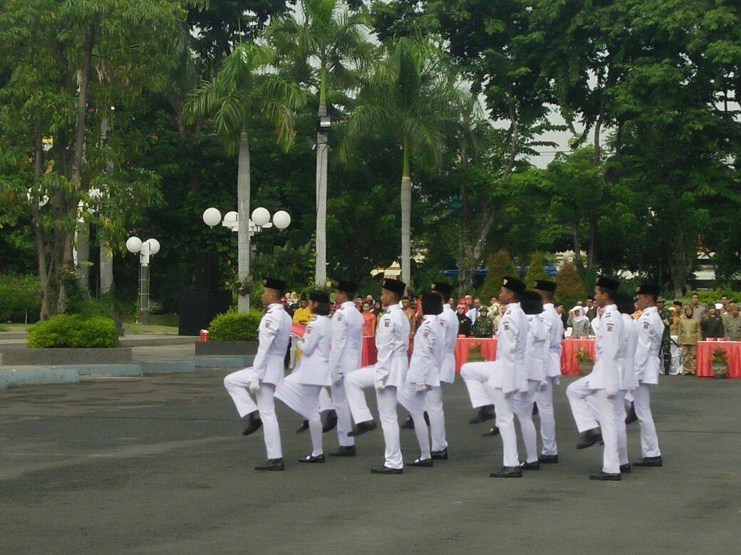 Upacara Hari Pahlawan di Taman Surya Balai Kota Surbaya